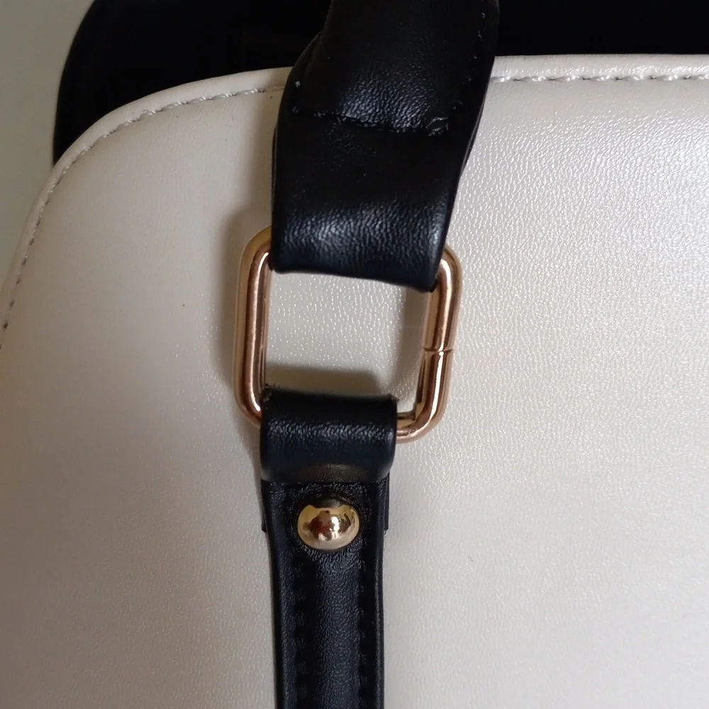 Handbag - Picture 6 of 15